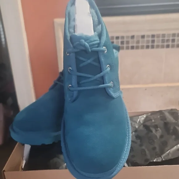 NIB UGG Men's M / 3236 Nuemel US 10 Chukka Suede Boots NEW NAVY 💙💚 - Picture 7 of 15